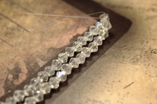 Бусины стеклянные "Zlatka" GBA-01 стекло 34 шт на нити №30 прозрачный перламутровый