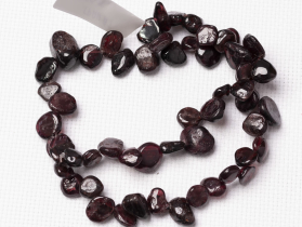 Бусины Гранат  галтовка (бабочка5-3 мм